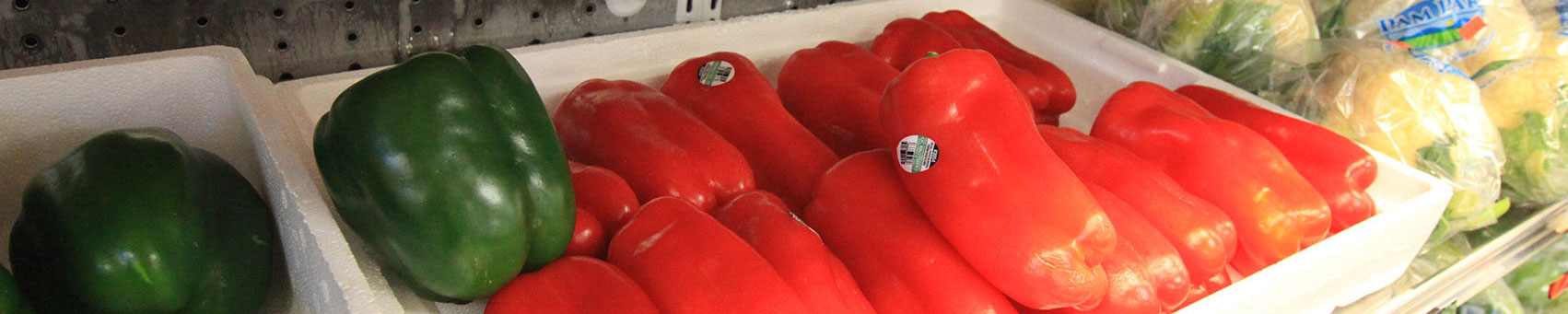 red pepper green pepper fresh produce vegetables Menella's Marketplace